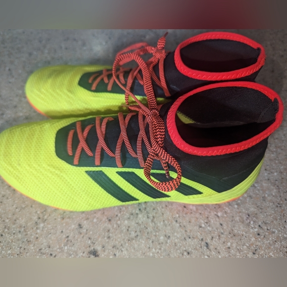 Adidas Predator Soccer Cleat - Picture 2 of 7
